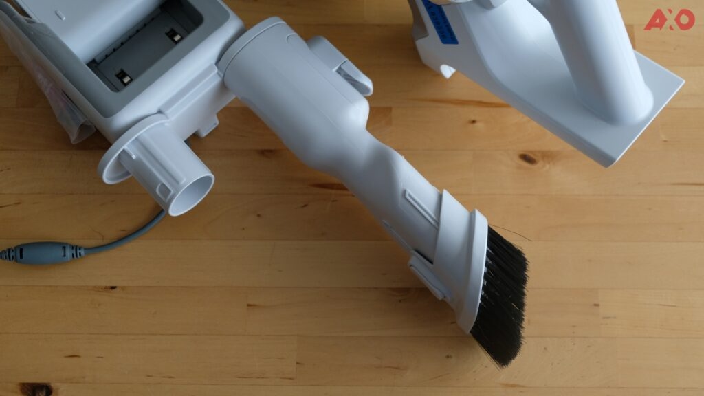 Samsung Jet 70 Easy Vacuum Cleaner + Clean Station Review: It Sucks Real Good 10