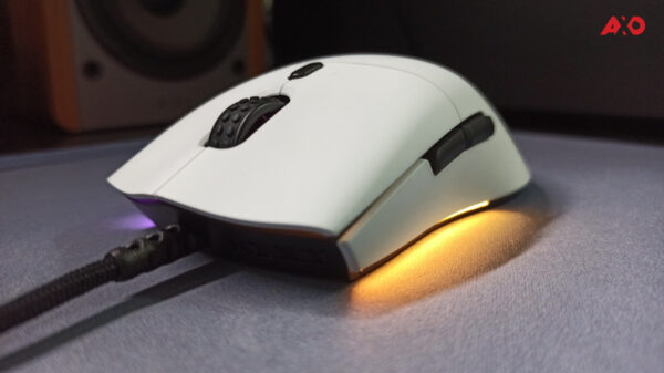 NZXT Lift Mouse Review: Lightweight, Ambidextrous, and Sleek