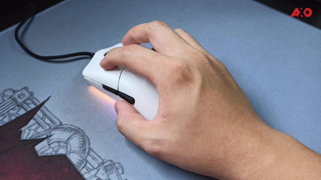 NZXT Lift Mouse Review: Lightweight, Ambidextrous, and Sleek