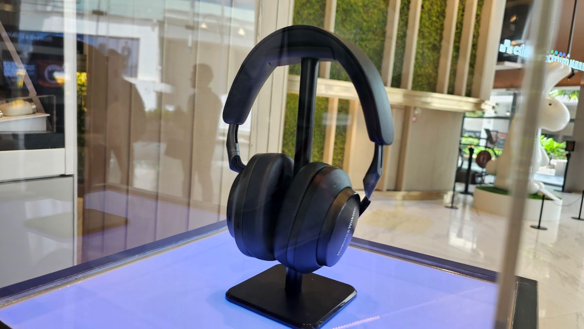 TC Acoustic Unveils Bowers & Wilkins Pi7 S2, Pi5 S2 Earbuds & Limited Edition Px8 Headphones 10